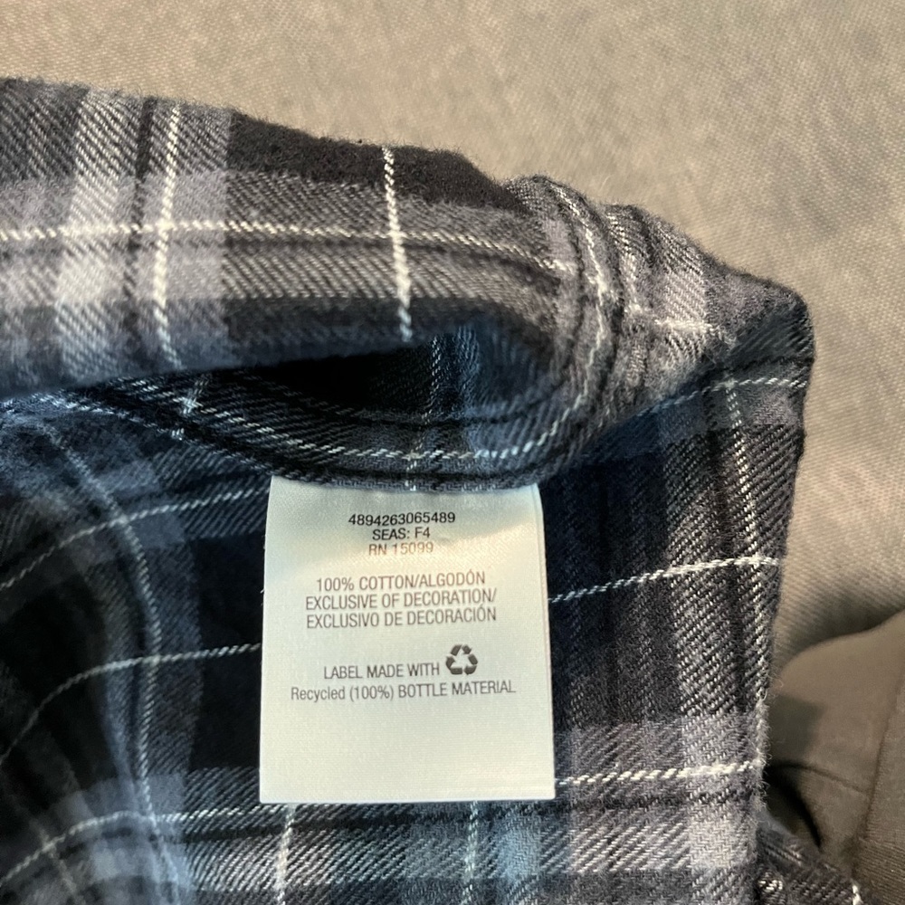Outdoor Life size extra Large 100% cotton black and grey flannel. - Picture 5 of 6